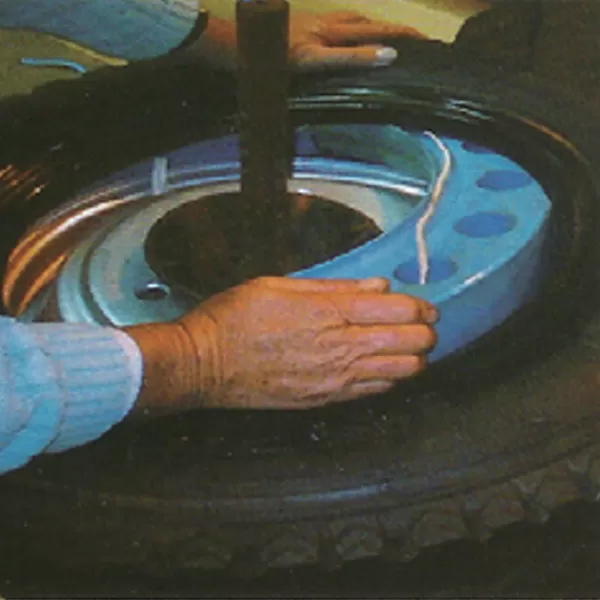 1780974240720078.webp ELASTIC-SUPPORT-FOR-MOTOR-VOHICLE-TIRE-before.jpg